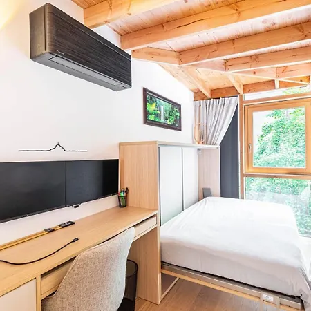 Guestready - Spacieux Apt. Avec Cour Privative דירה
