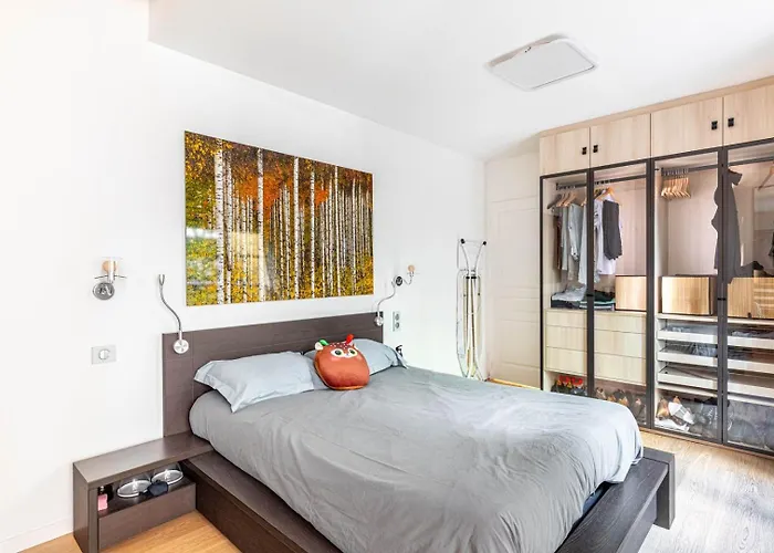 Guestready - Spacieux Apt. Avec Cour Privative Appartement