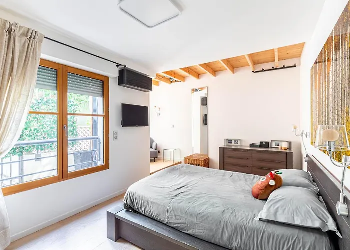 Guestready - Spacieux Apt. Avec Cour Privative Appartement *